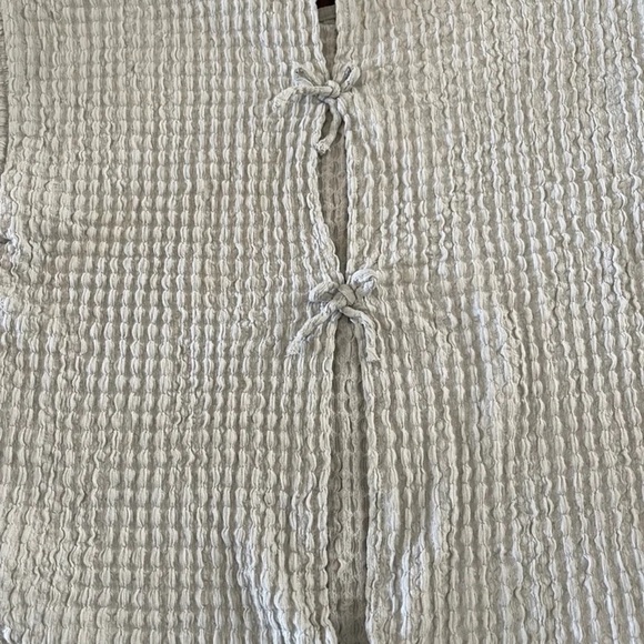 ZARA Short Sleeve Stretchy Waffle Kit Top With Open Tie Back size 13-14 - Picture 6 of 7